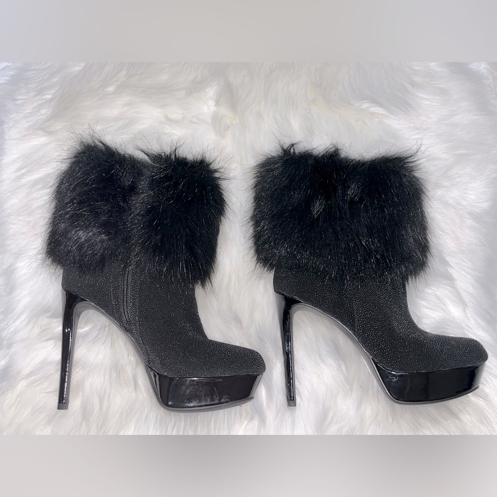 Gianni Bini Dimitria Black Faux-Fur Platform Boots